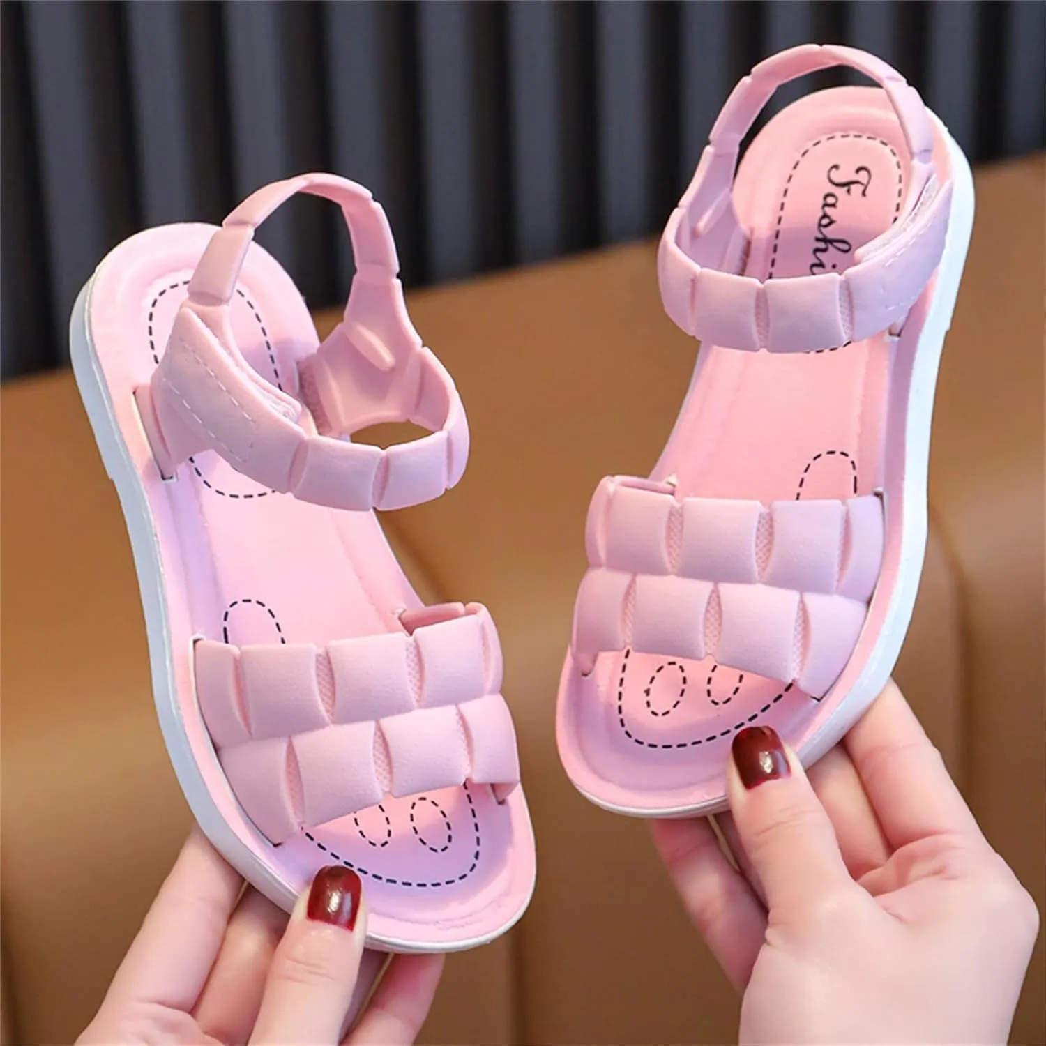 Kids Girls Thick Sole Comfy Soft Beach Sandal 2025 Summer Fashion Comfortable Anti Slip Outdoor Casual Dress Shoes