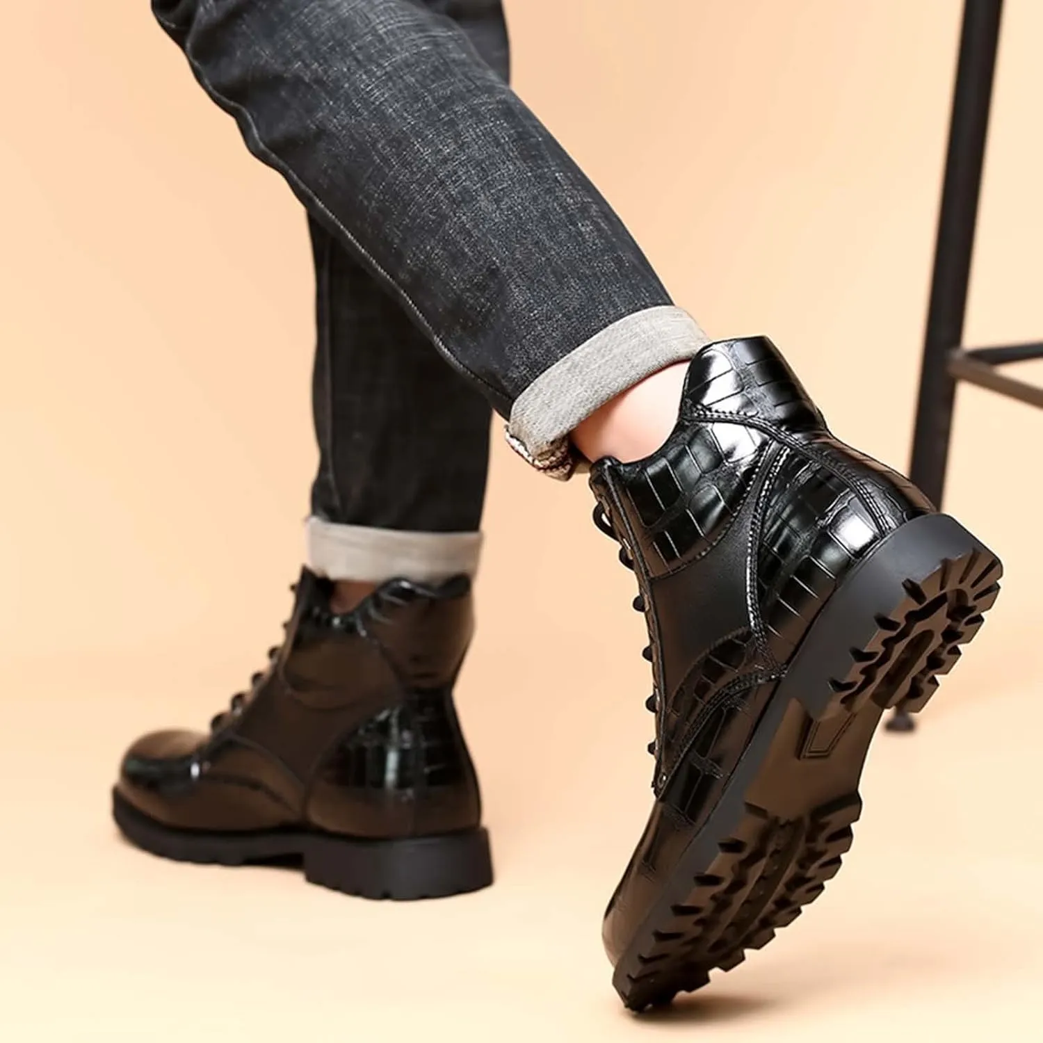 oiangi Vintage Imitation Leather Men's Boots Leather Shoes 2022 Fashion Men's Middle Top Boots Men