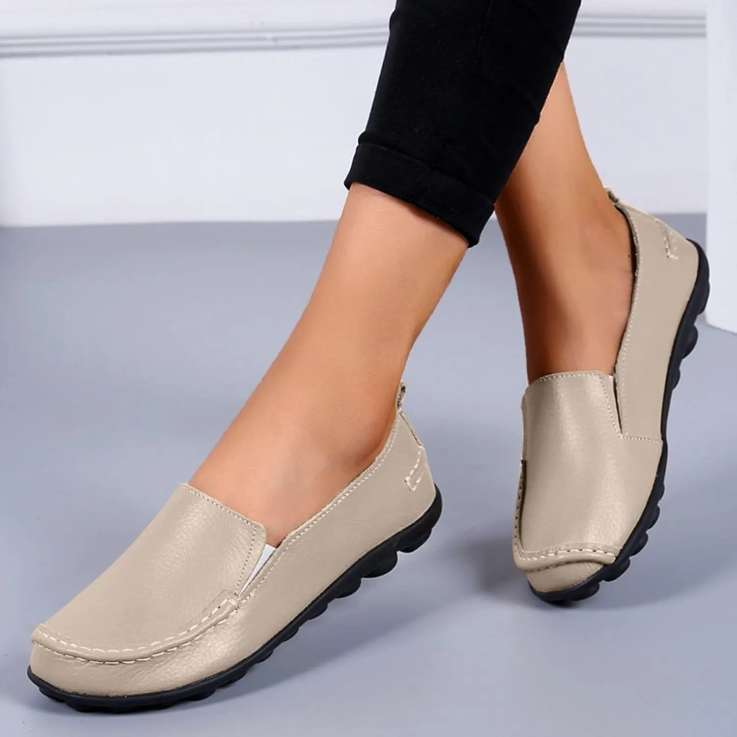 Women's Wide Loafers Slip on Flat Shoes Comfort Penny Loafers with Arch Support Dressy Moccasins Shoes Office Shoes