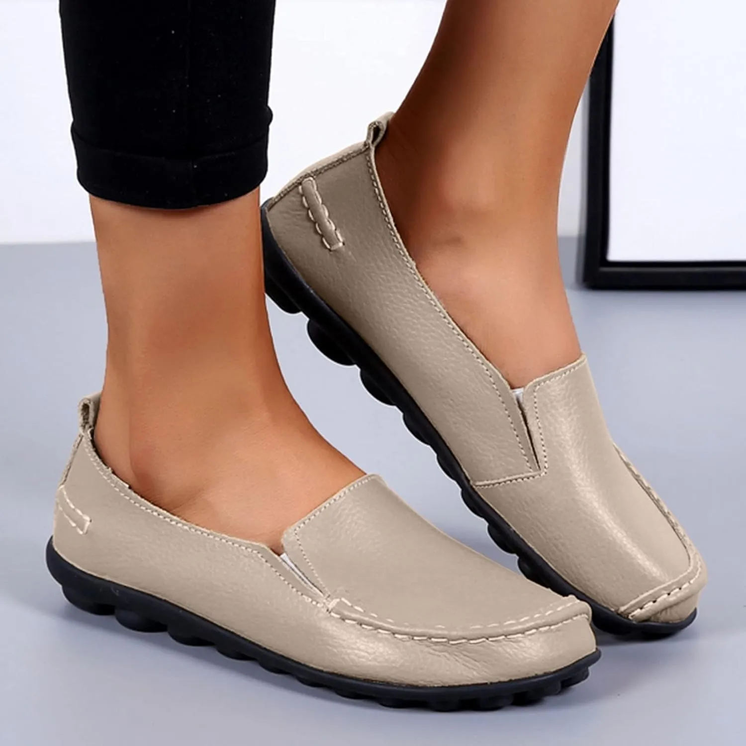 Women's Wide Loafers Slip on Flat Shoes Comfort Penny Loafers with Arch Support Dressy Moccasins Shoes Office Shoes